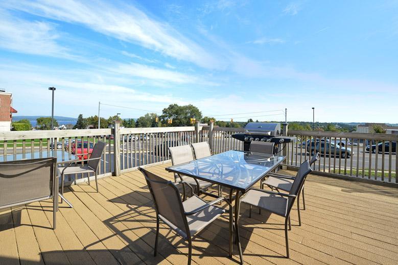 Americas Best Value Inn - Petoskey Restaurant photo