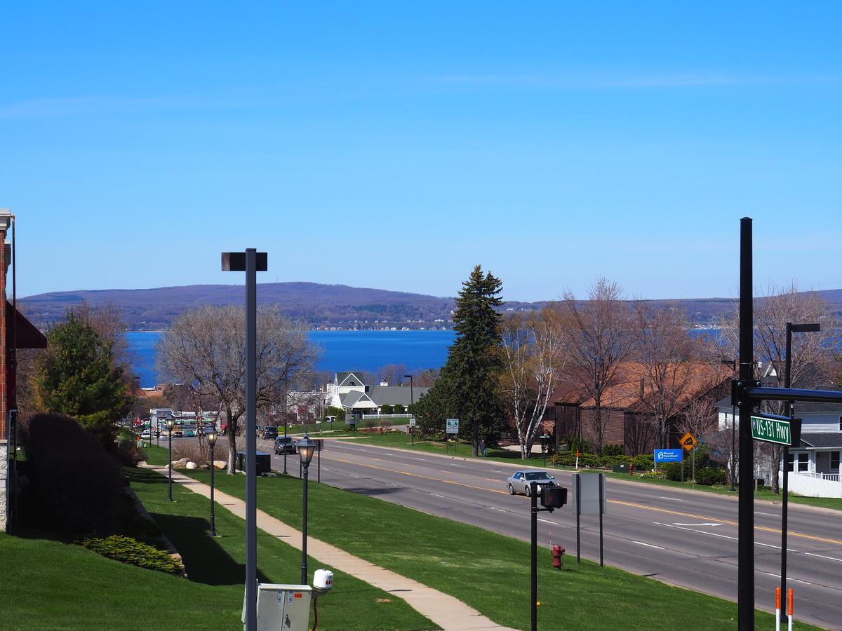 Americas Best Value Inn - Petoskey Exterior photo