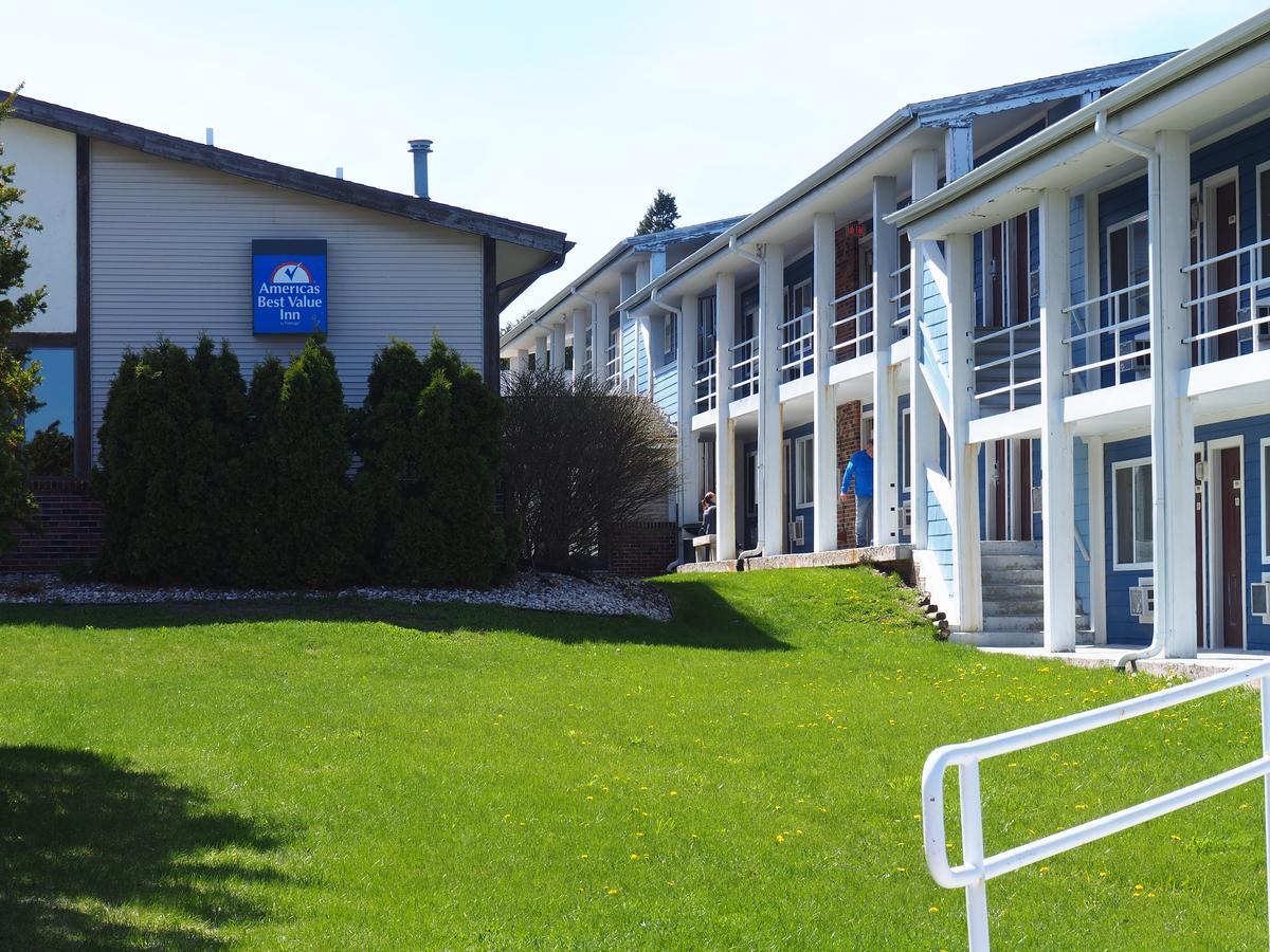 Americas Best Value Inn - Petoskey Exterior photo