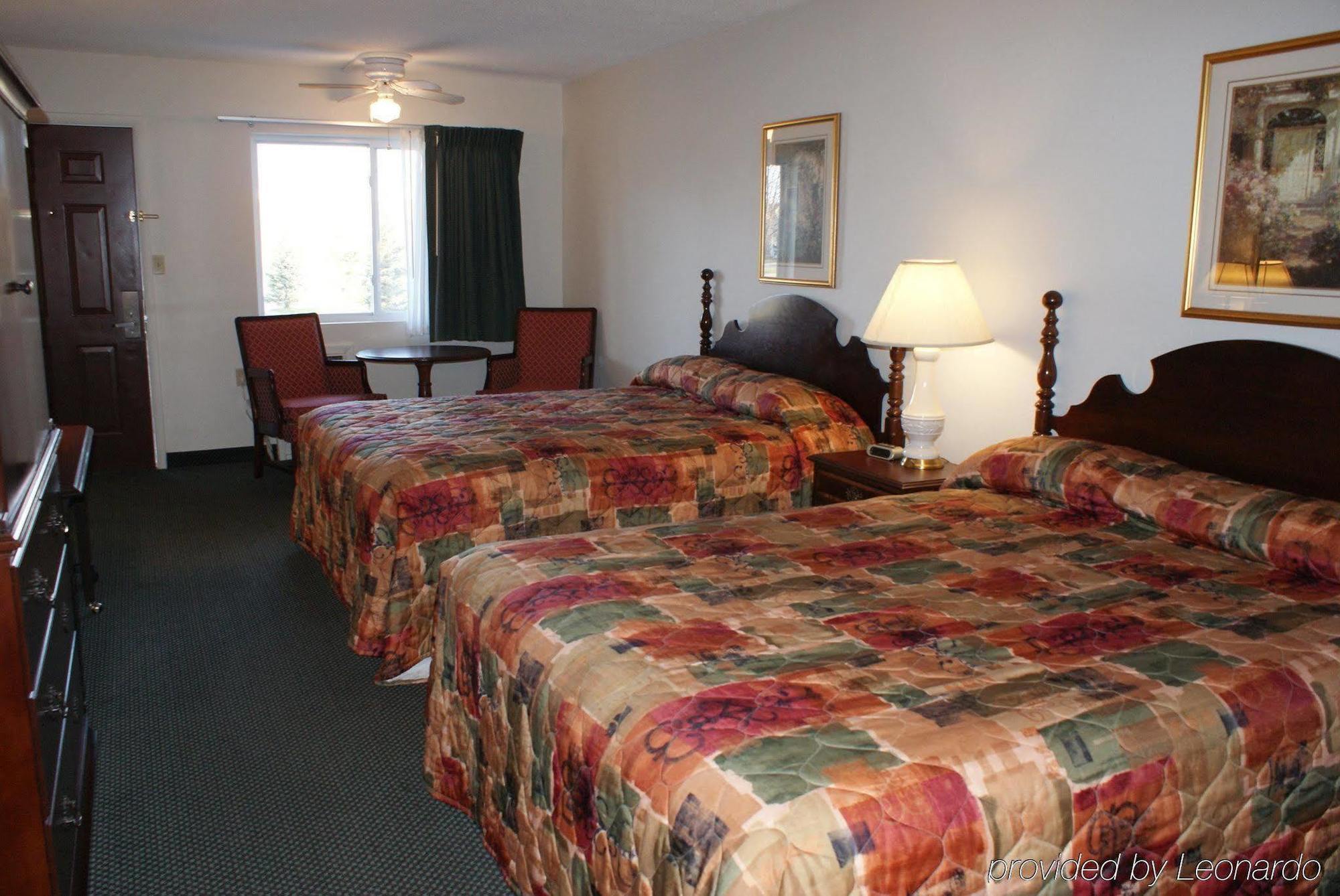 Americas Best Value Inn - Petoskey Room photo