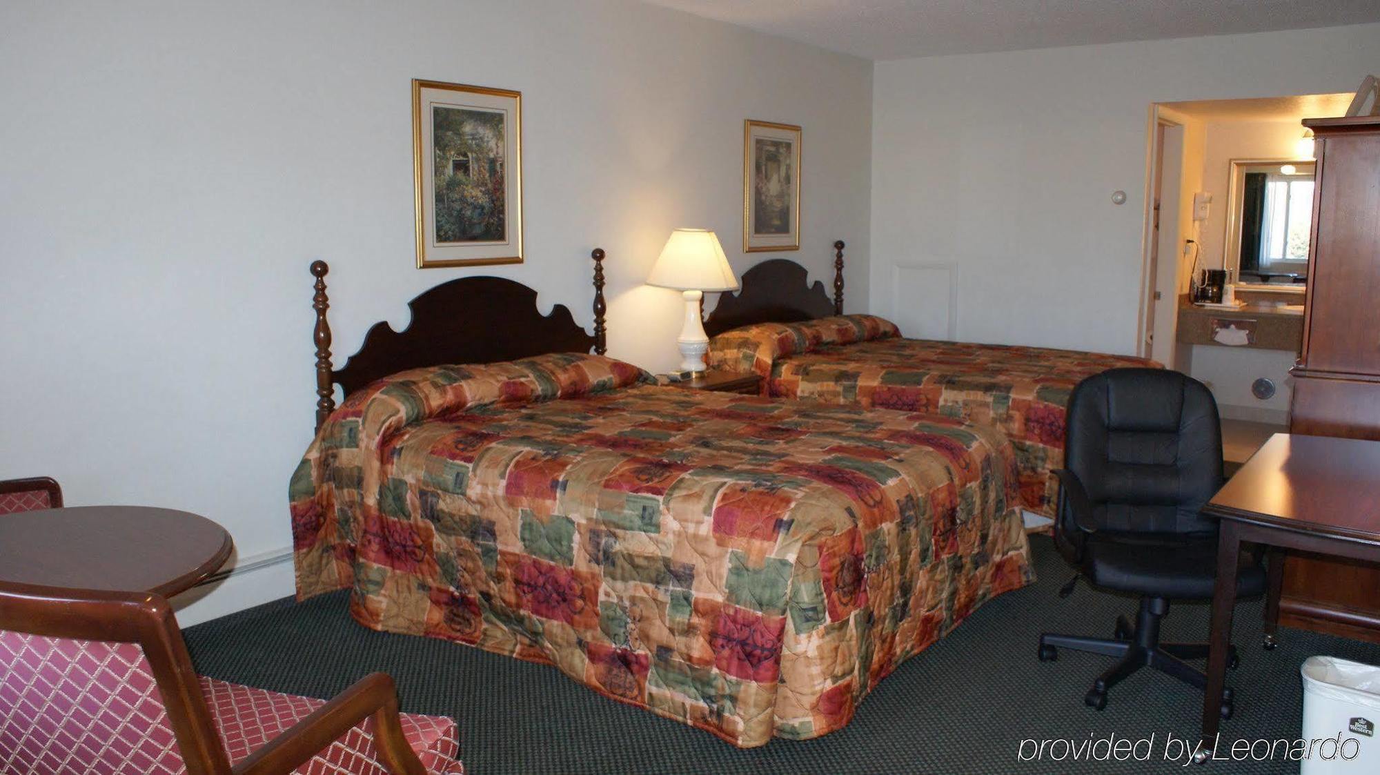 Americas Best Value Inn - Petoskey Room photo